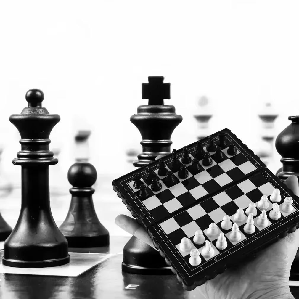 1Pc Mini Magnetic  Chess Set   - Kids Outdoor Games 评论和价格